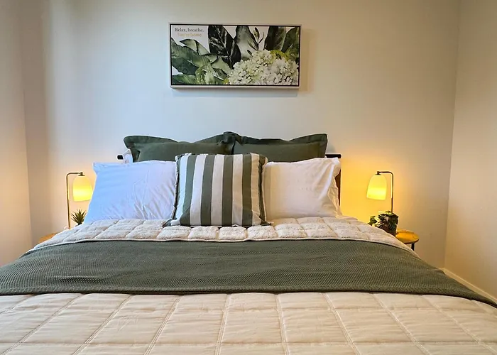 Luxe 2B2B Stay Walk To Sunnybank Market Square
