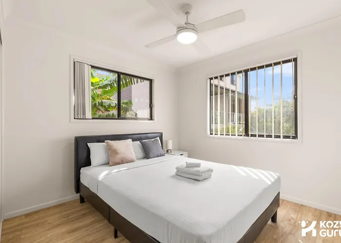 KozyGuru / Mt Gravatt East / 3 Bed House QMG030